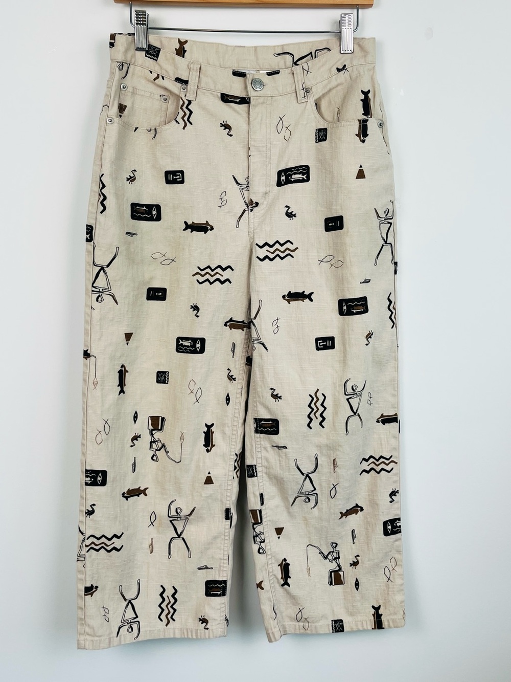 Vintage Chico’s tribal fish print cotton spandex capri pants, medium.